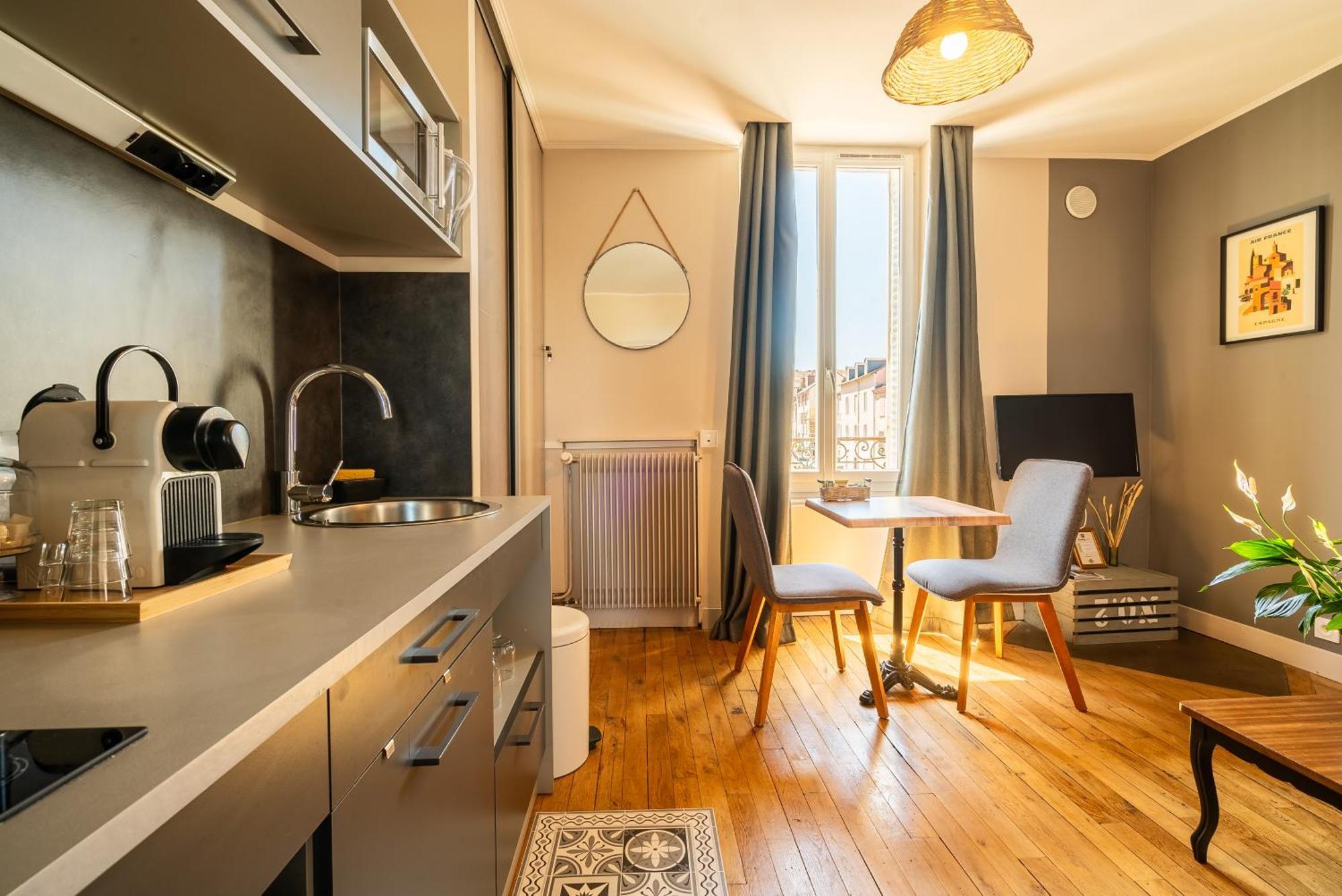 Dupain & Dubeurre Appart'Hotel - Parking En Supp 里摩日 外观 照片