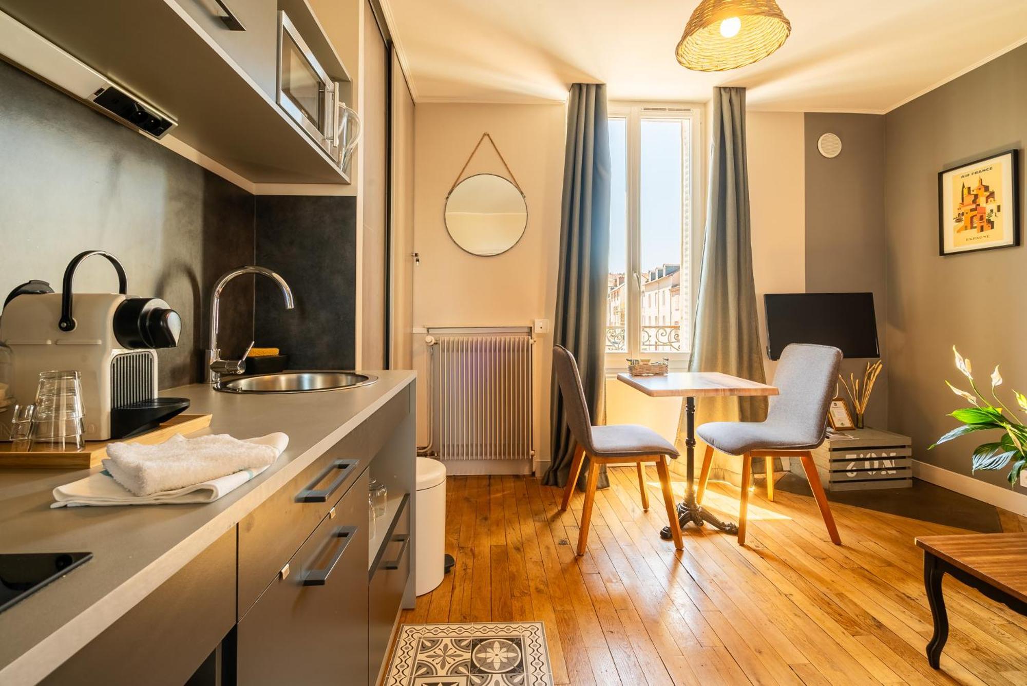 Dupain & Dubeurre Appart'Hotel - Parking En Supp 里摩日 外观 照片